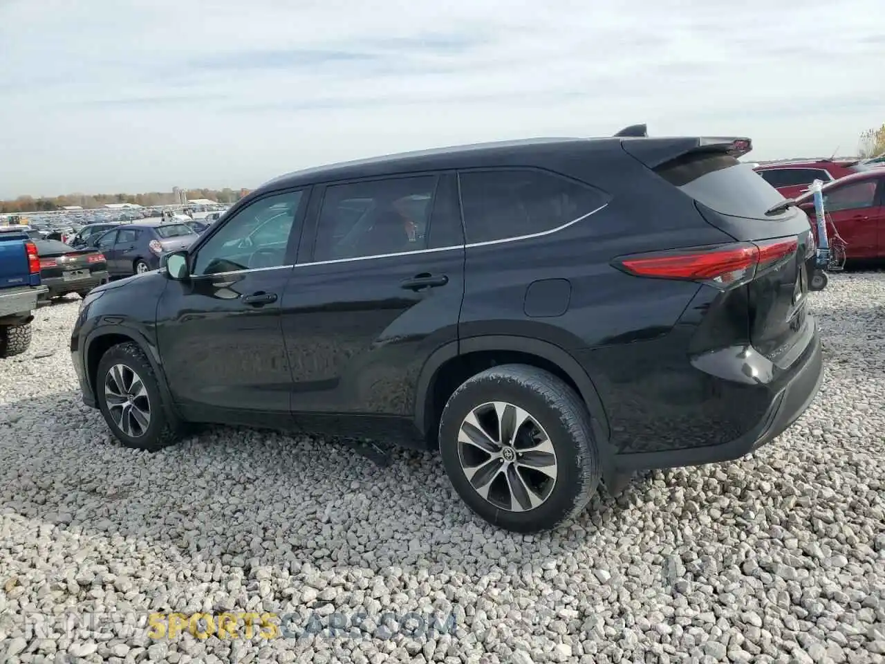 2 Photograph of a damaged car 5TDGZRBH3MS537735 TOYOTA HIGHLANDER 2021