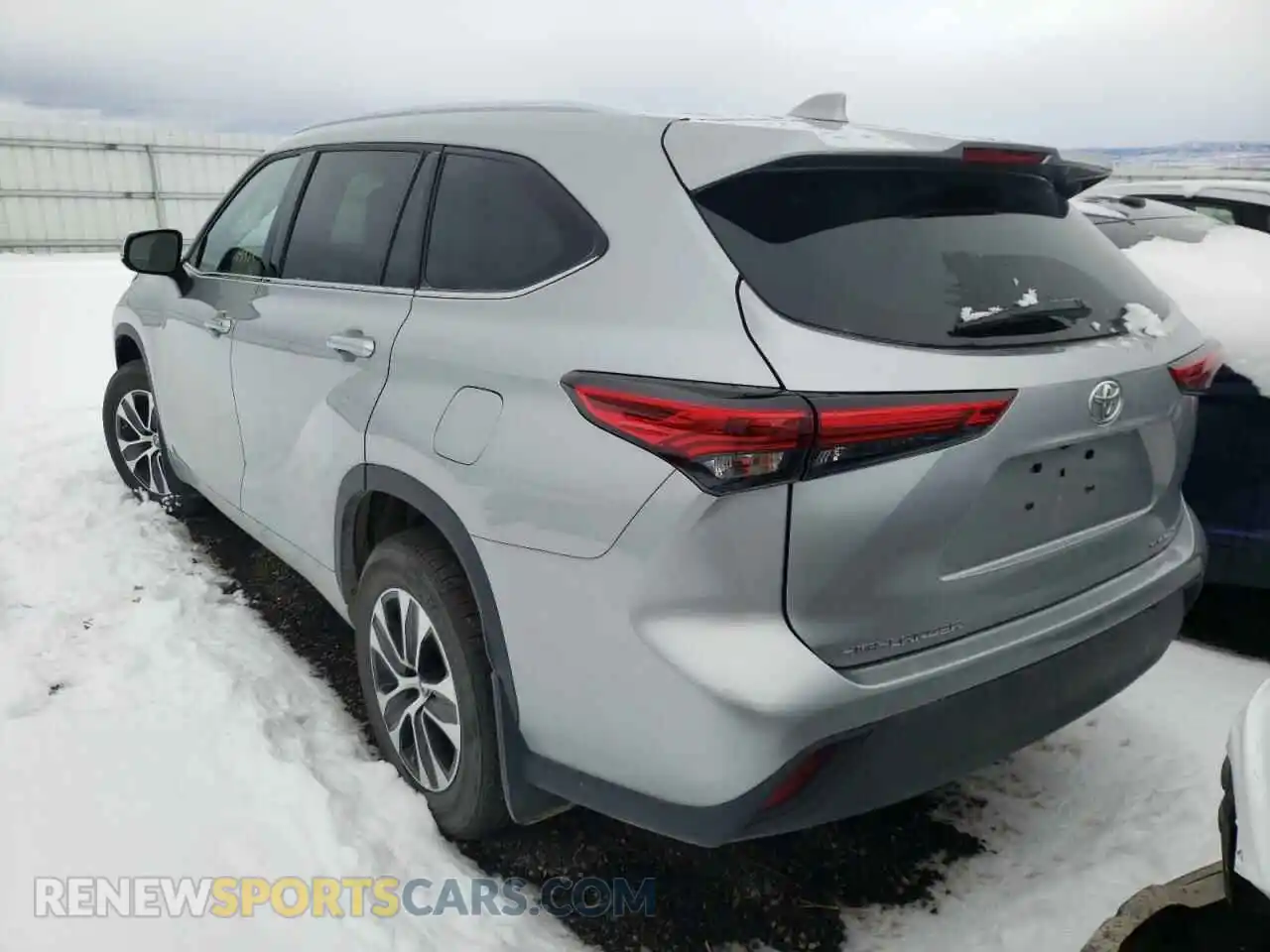3 Photograph of a damaged car 5TDGZRBH3MS542403 TOYOTA HIGHLANDER 2021