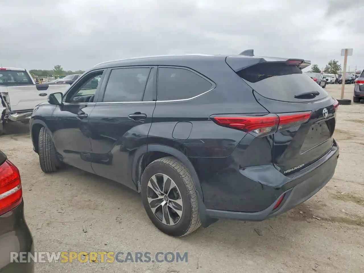 2 fotografías del automóvil dañado 5TDGZRBH3MS543079 TOYOTA HIGHLANDER 2021