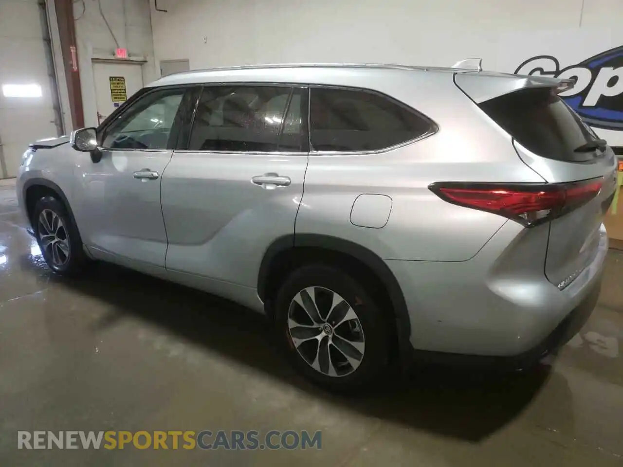 2 Photograph of a damaged car 5TDGZRBH3MS545186 TOYOTA HIGHLANDER 2021