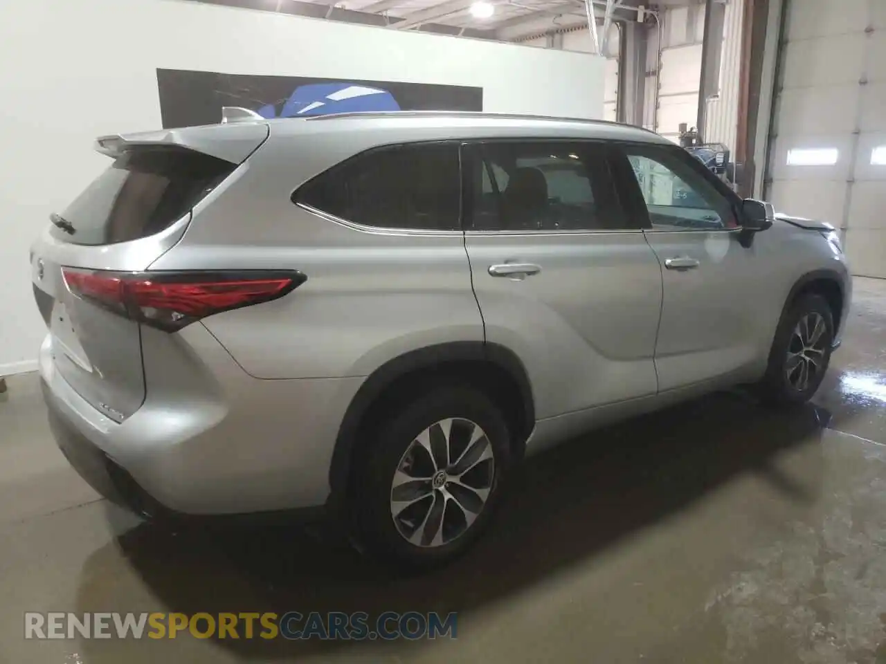 3 Photograph of a damaged car 5TDGZRBH3MS545186 TOYOTA HIGHLANDER 2021