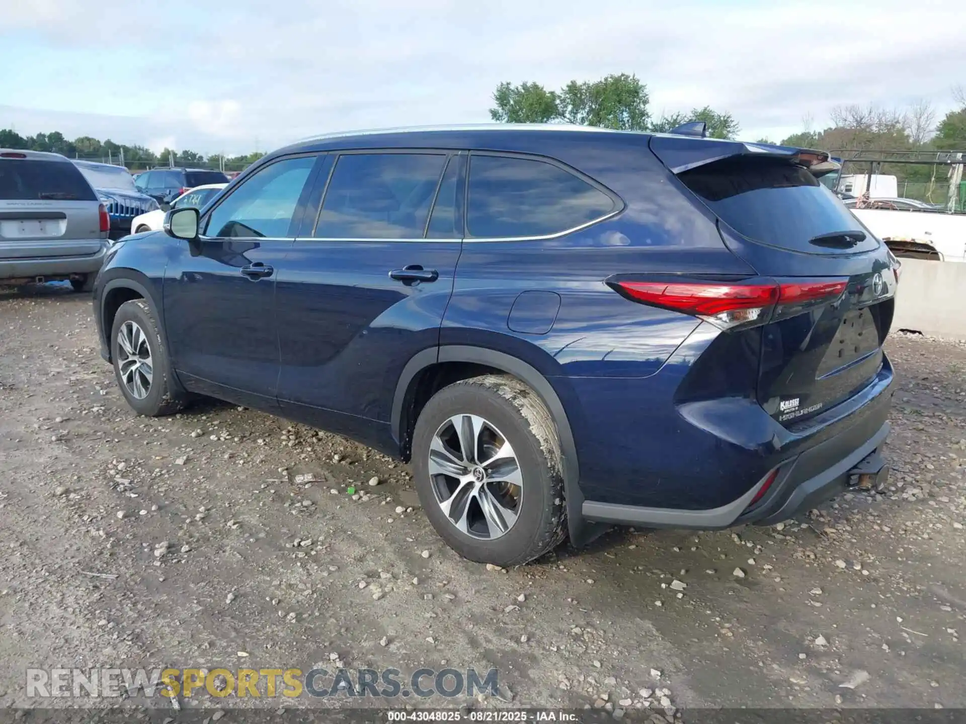 3 Photograph of a damaged car 5TDGZRBH3MS549710 TOYOTA HIGHLANDER 2021