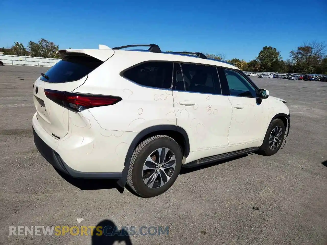 3 Photograph of a damaged car 5TDGZRBH4MS135092 TOYOTA HIGHLANDER 2021