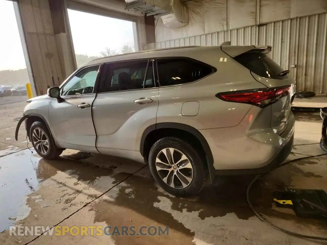 2 Photograph of a damaged car 5TDGZRBH4MS531510 TOYOTA HIGHLANDER 2021