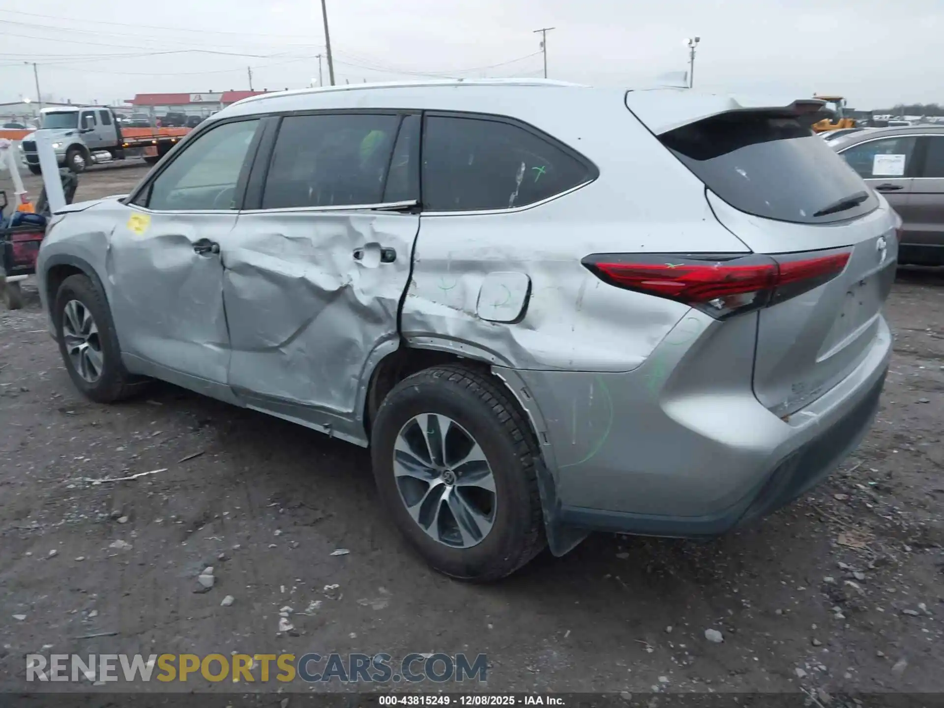 3 Photograph of a damaged car 5TDGZRBH4MS547903 TOYOTA HIGHLANDER 2021