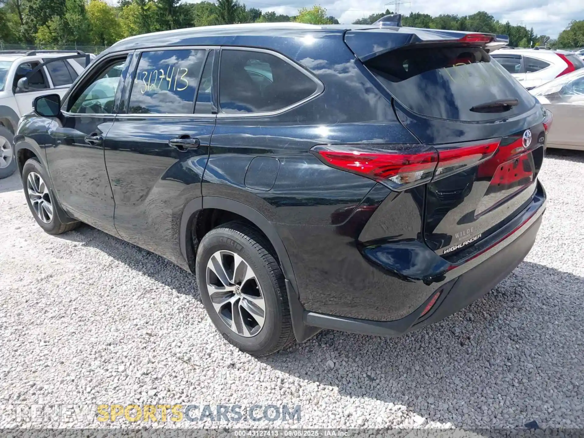 3 Photograph of a damaged car 5TDGZRBH5MS557131 TOYOTA HIGHLANDER 2021