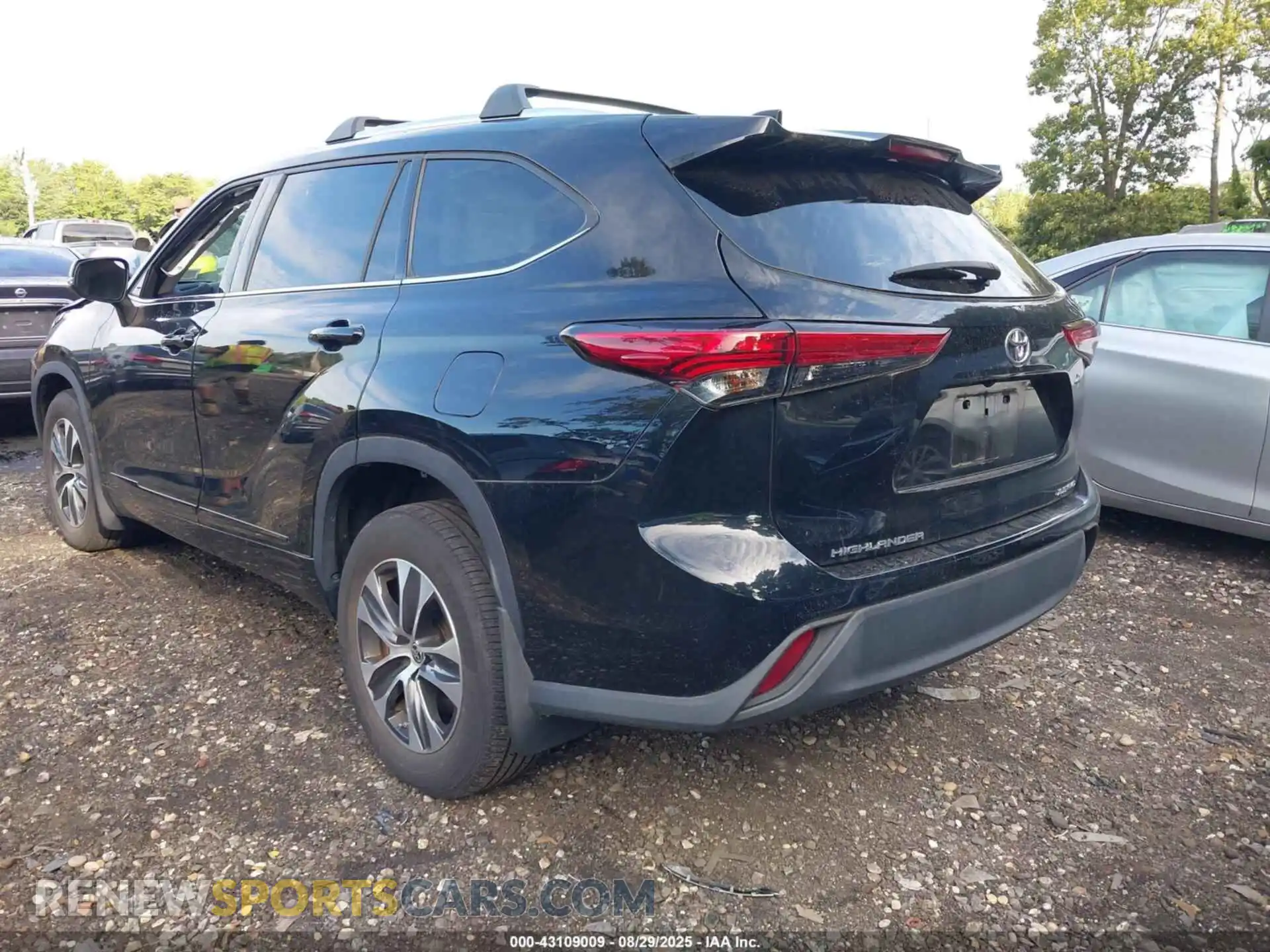 3 Photograph of a damaged car 5TDGZRBH6MS084372 TOYOTA HIGHLANDER 2021