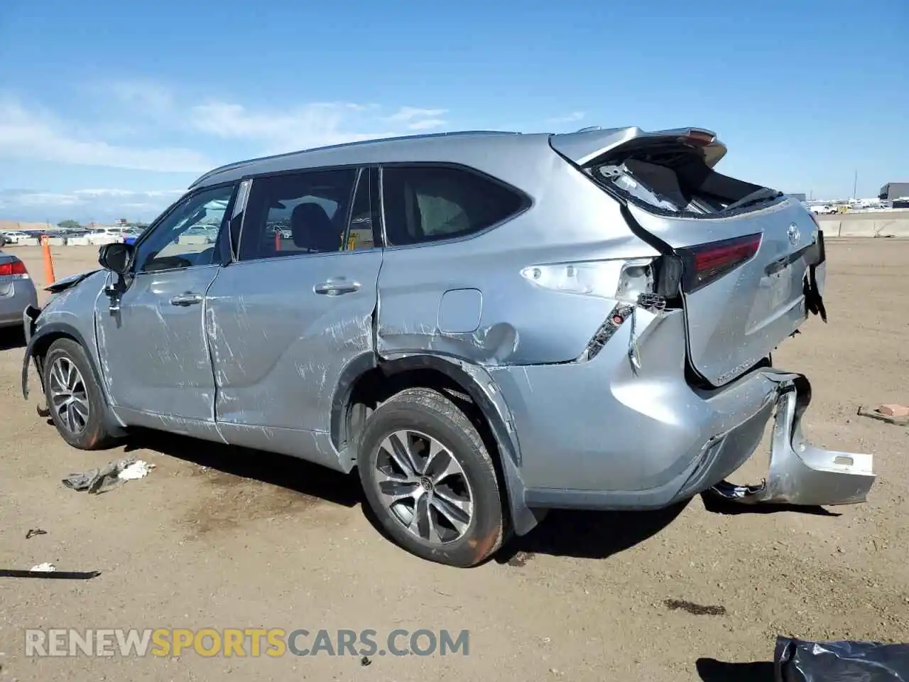 2 Photograph of a damaged car 5TDGZRBH6MS122425 TOYOTA HIGHLANDER 2021