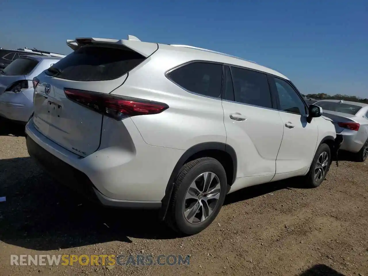 3 Photograph of a damaged car 5TDGZRBH6MS529032 TOYOTA HIGHLANDER 2021