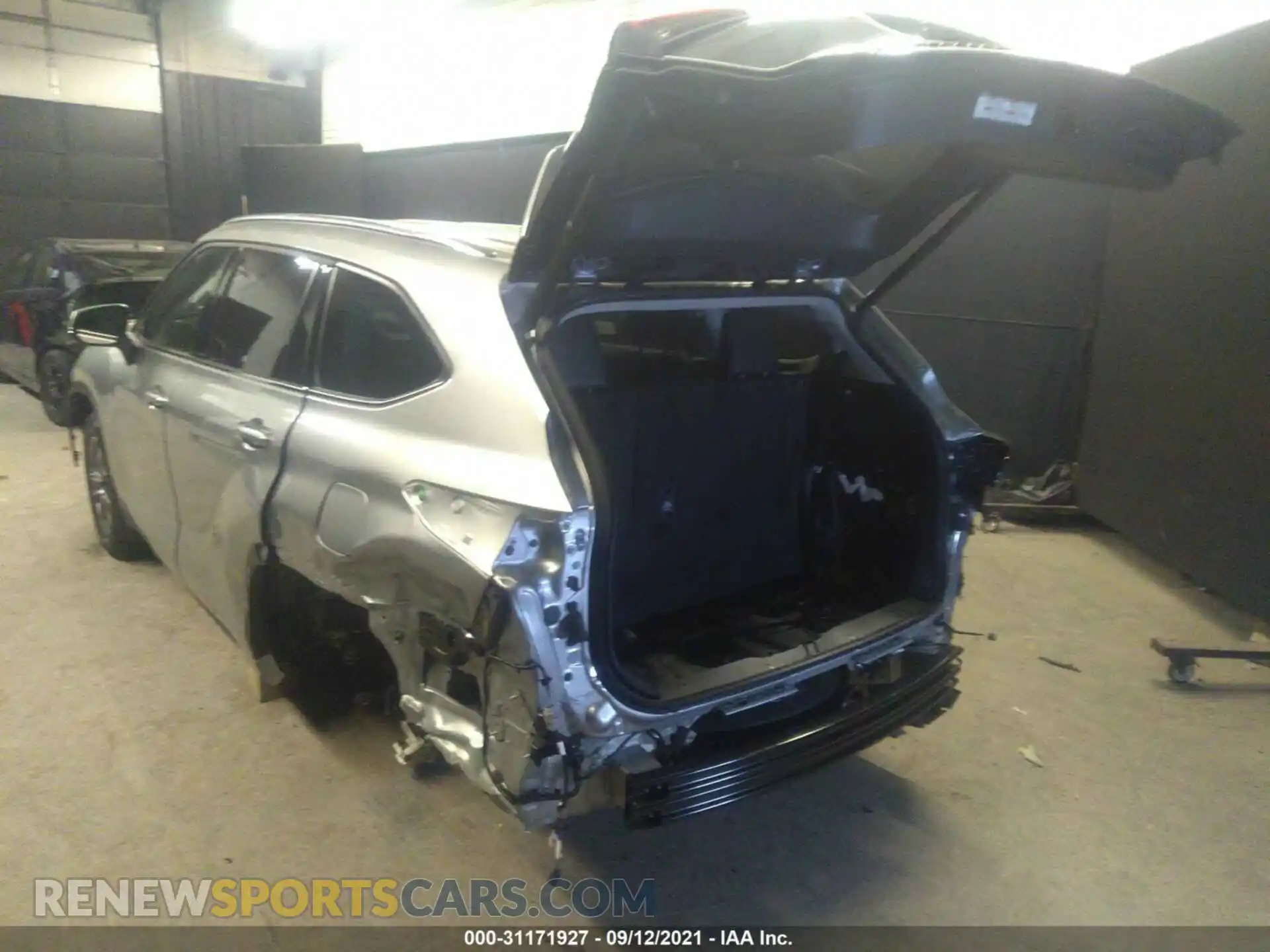 3 Фотография поврежденного автомобиля 5TDGZRBH6MS538510 TOYOTA HIGHLANDER 2021