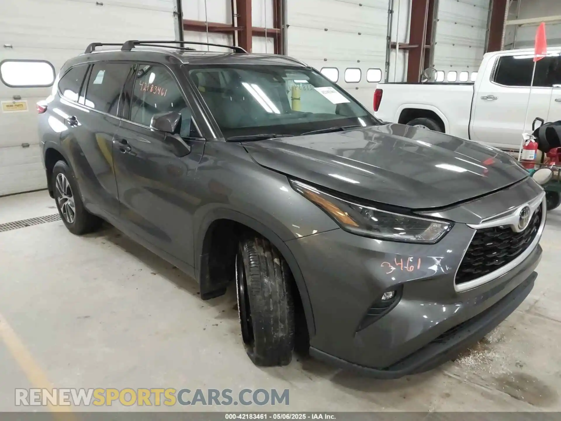 1 Photograph of a damaged car 5TDGZRBH6MS558546 TOYOTA HIGHLANDER 2021