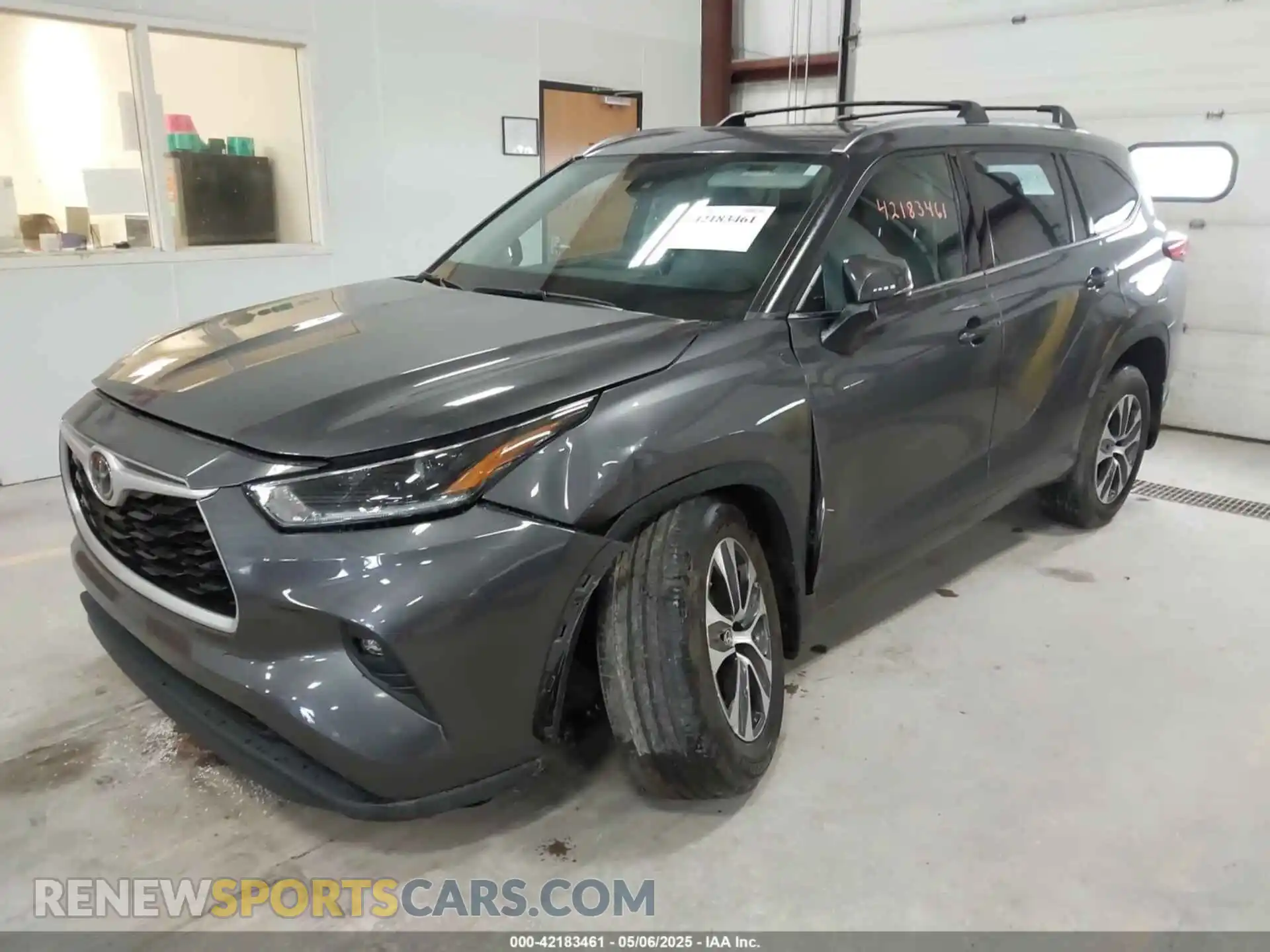 2 Photograph of a damaged car 5TDGZRBH6MS558546 TOYOTA HIGHLANDER 2021