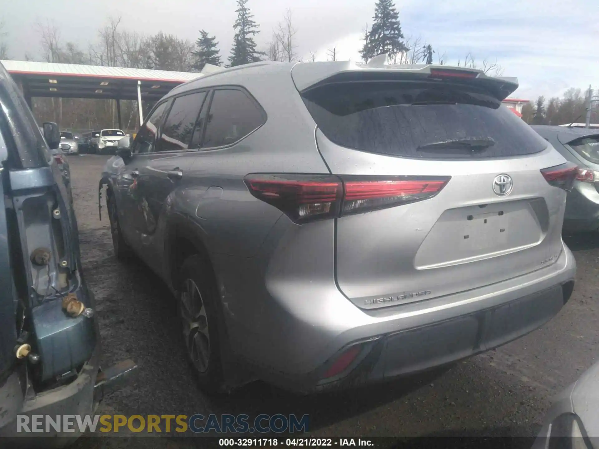 3 Photograph of a damaged car 5TDGZRBH7MS064955 TOYOTA HIGHLANDER 2021