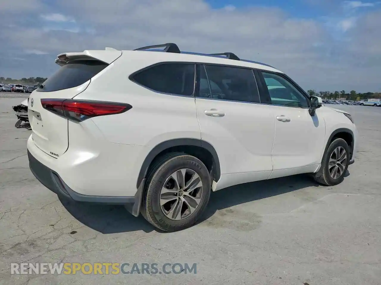3 Photograph of a damaged car 5TDGZRBH7MS105469 TOYOTA HIGHLANDER 2021