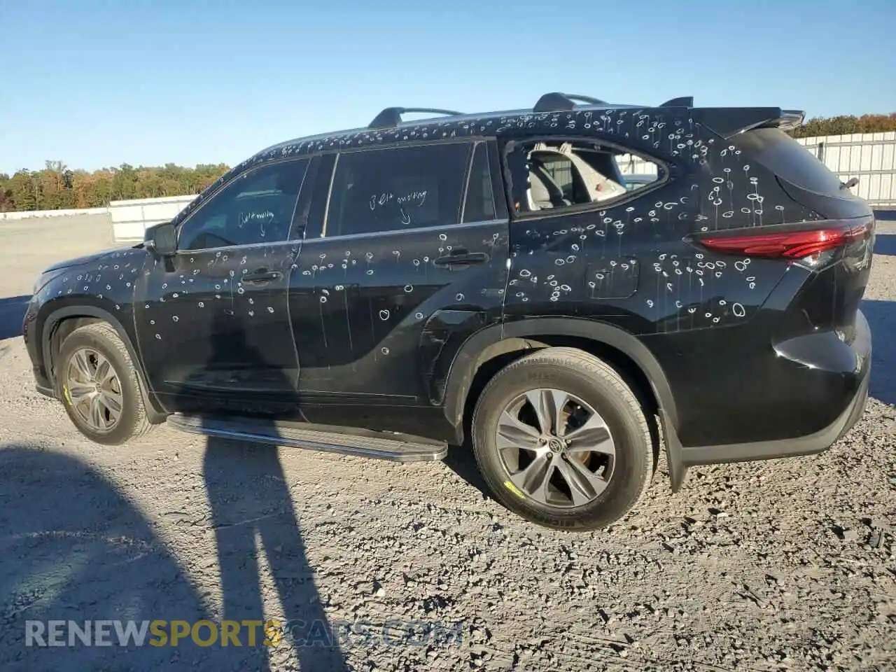 2 Photograph of a damaged car 5TDGZRBH7MS531209 TOYOTA HIGHLANDER 2021