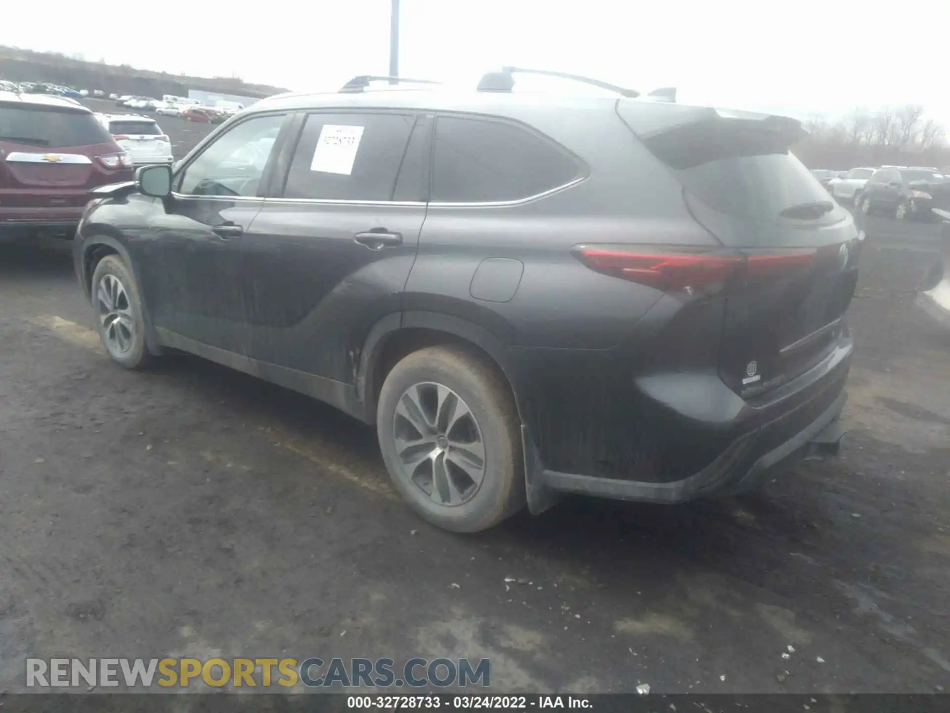 3 Photograph of a damaged car 5TDGZRBH8MS061062 TOYOTA HIGHLANDER 2021