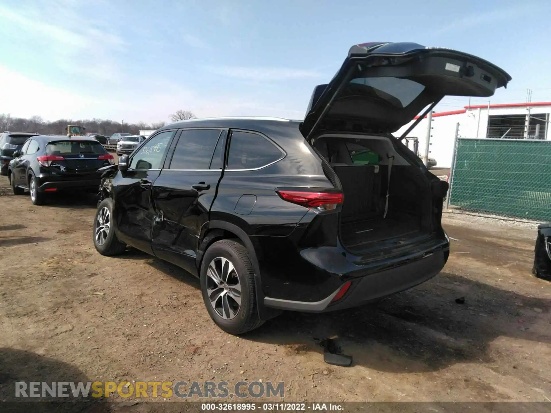 3 Photograph of a damaged car 5TDGZRBH8MS100507 TOYOTA HIGHLANDER 2021