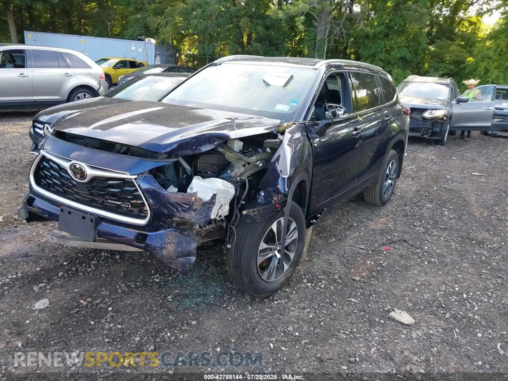 2 Photograph of a damaged car 5TDGZRBH8MS103035 TOYOTA HIGHLANDER 2021