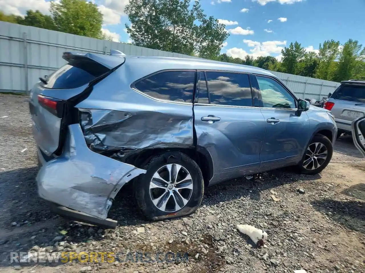 3 fotografías del automóvil dañado 5TDGZRBH8MS138125 TOYOTA HIGHLANDER 2021