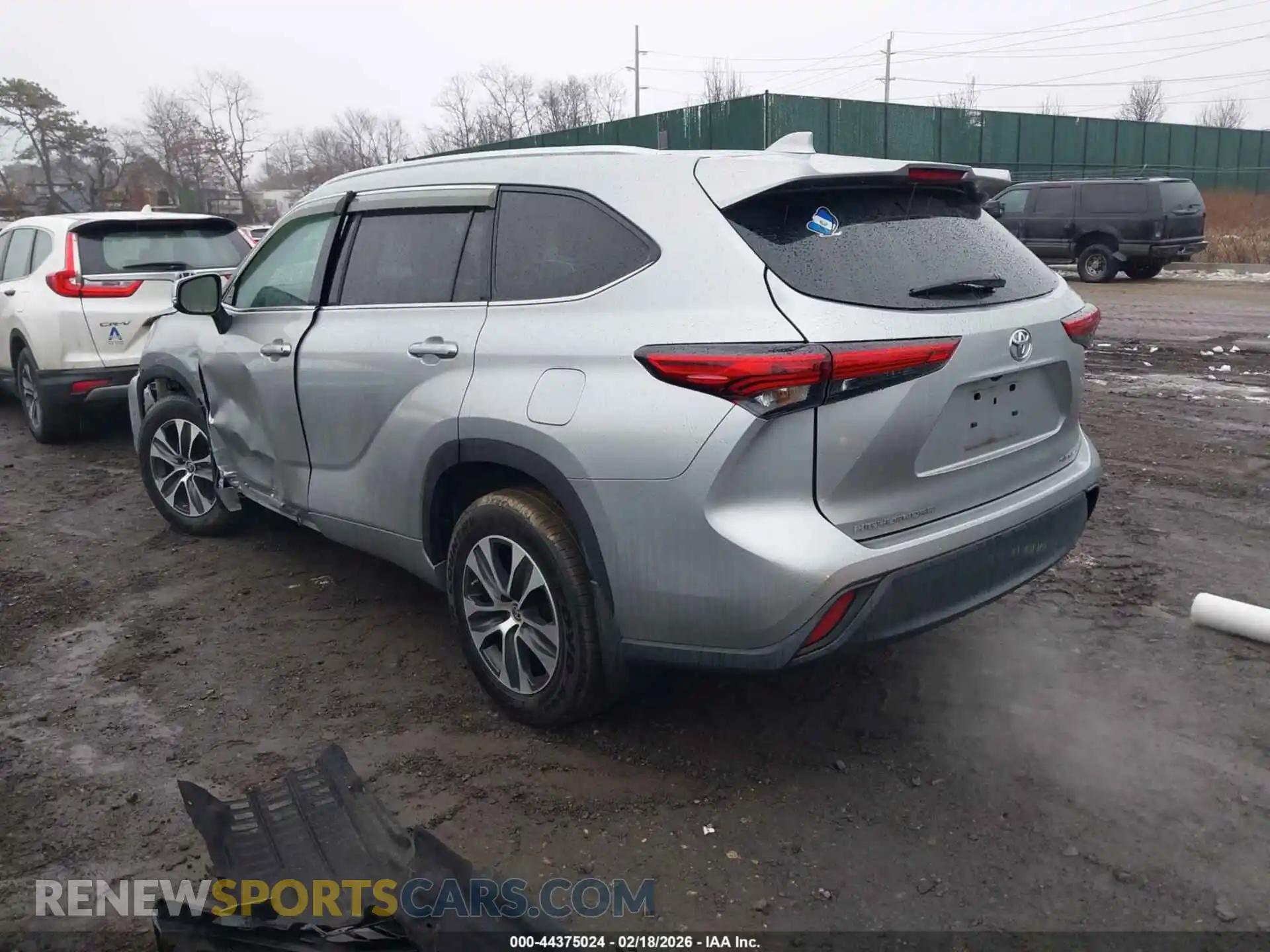 3 Photograph of a damaged car 5TDGZRBH8MS149948 TOYOTA HIGHLANDER 2021