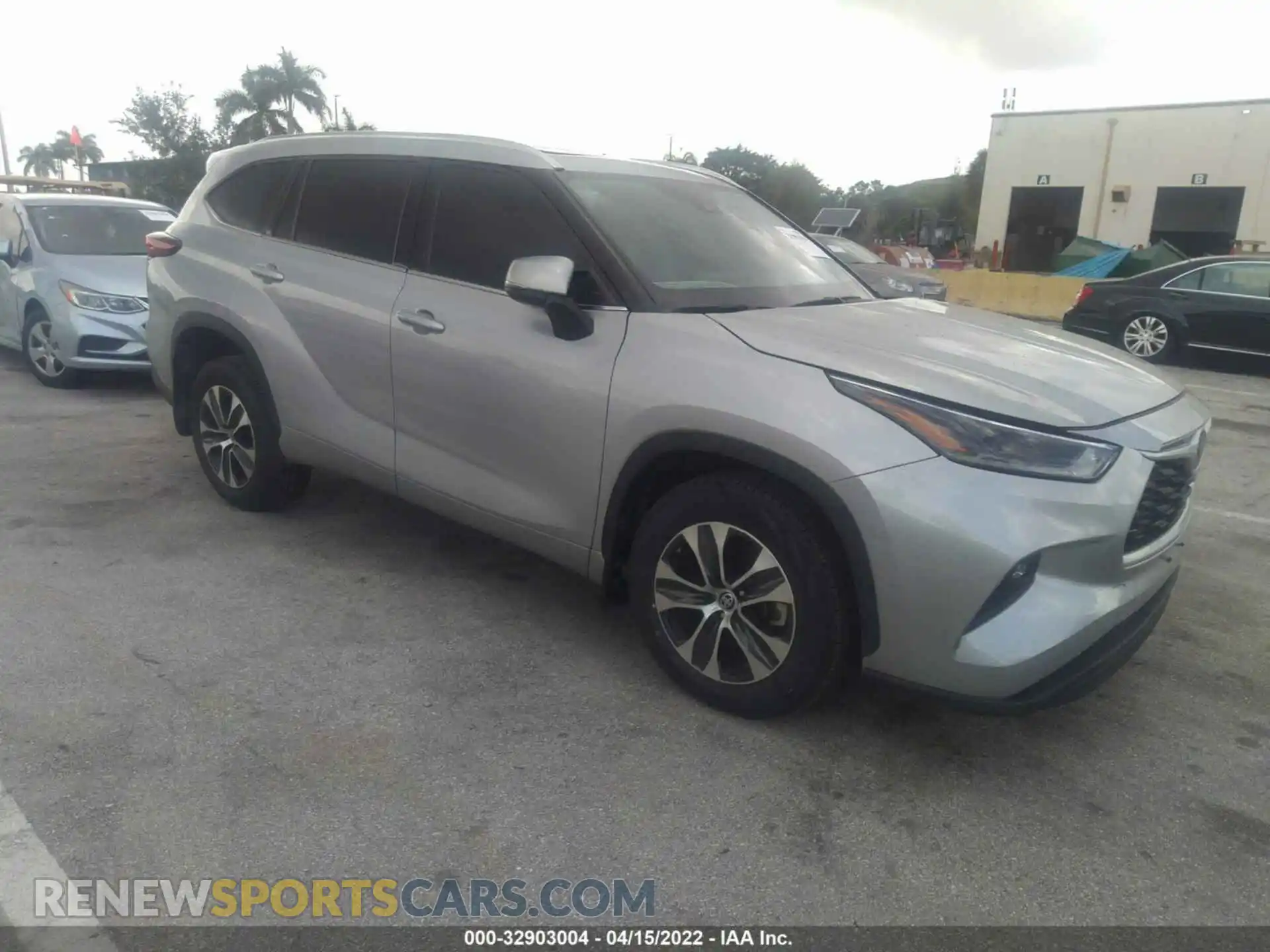 1 Photograph of a damaged car 5TDGZRBH8MS525810 TOYOTA HIGHLANDER 2021