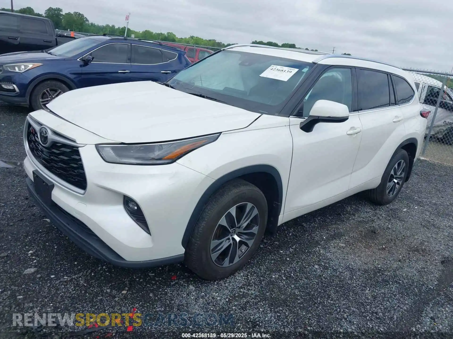 2 fotografías del automóvil dañado 5TDGZRBH8MS551095 TOYOTA HIGHLANDER 2021