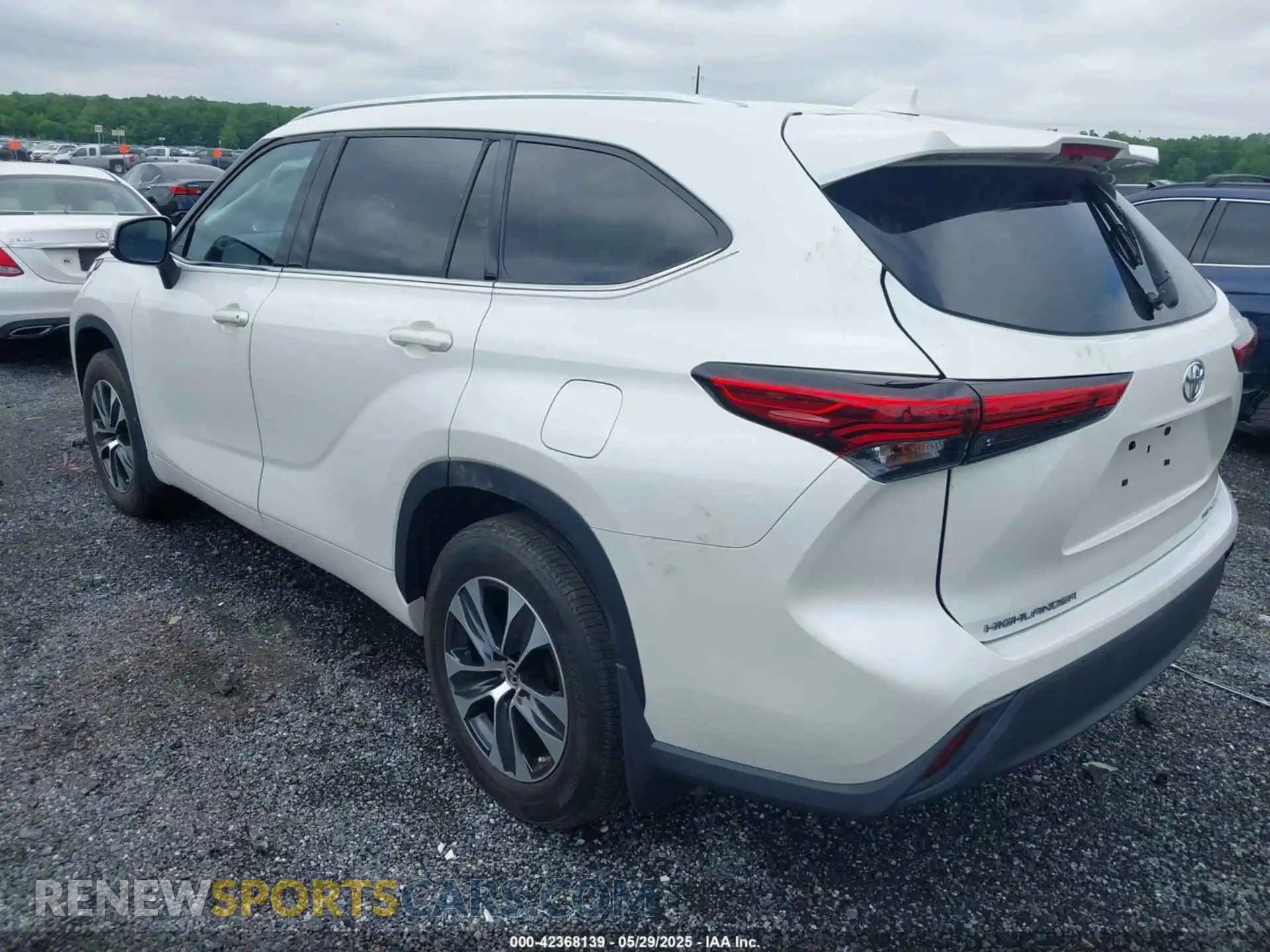 3 fotografías del automóvil dañado 5TDGZRBH8MS551095 TOYOTA HIGHLANDER 2021