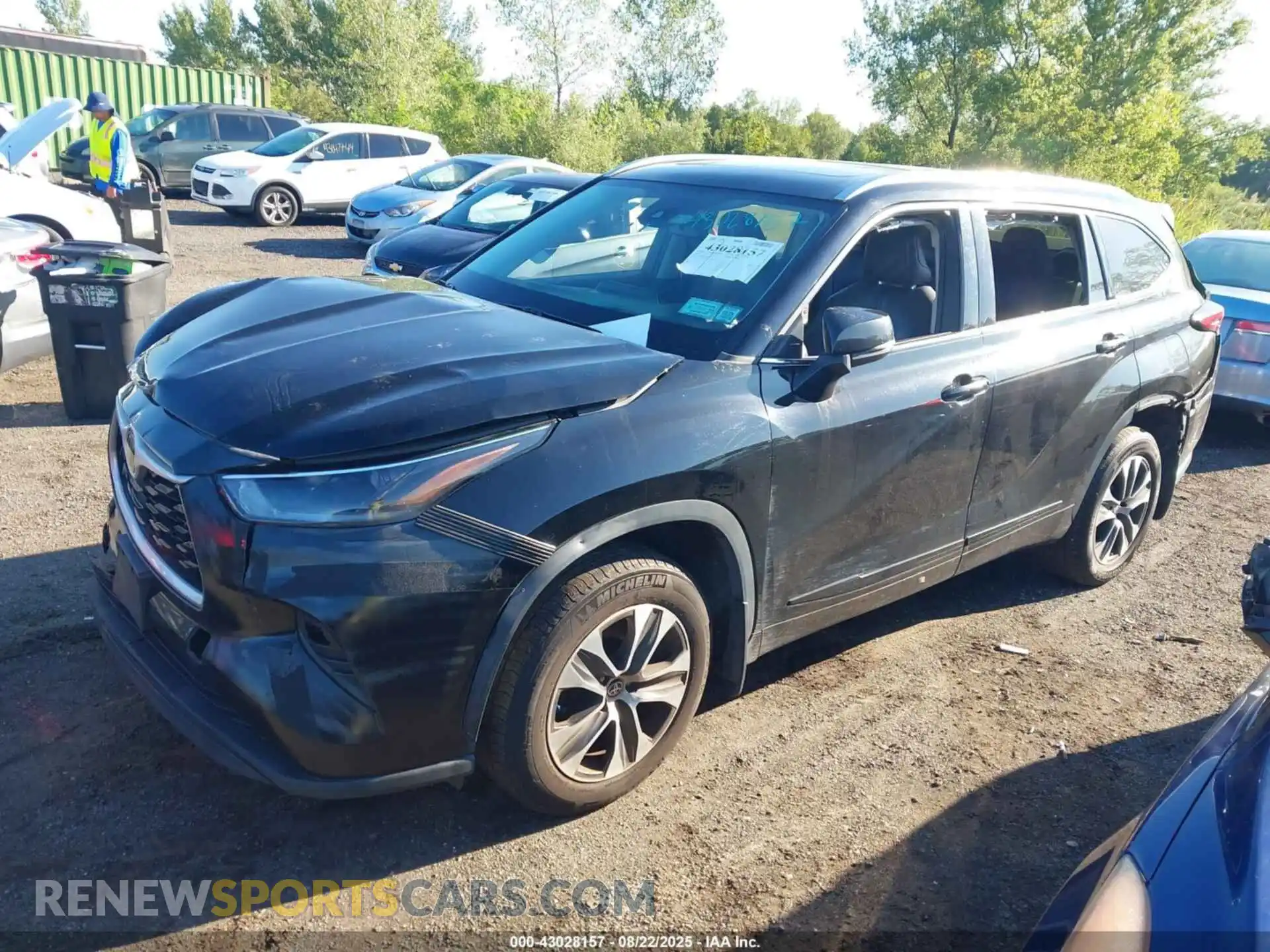 2 Photograph of a damaged car 5TDGZRBH9MS091090 TOYOTA HIGHLANDER 2021