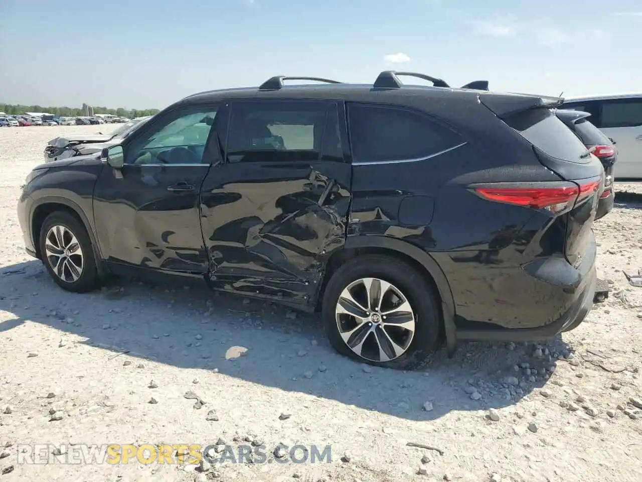 2 Photograph of a damaged car 5TDGZRBH9MS122161 TOYOTA HIGHLANDER 2021