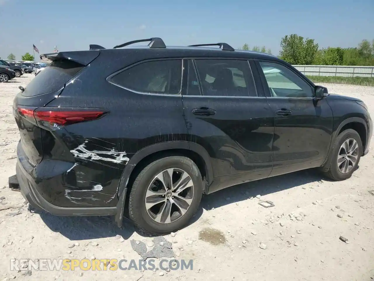3 Photograph of a damaged car 5TDGZRBH9MS122161 TOYOTA HIGHLANDER 2021