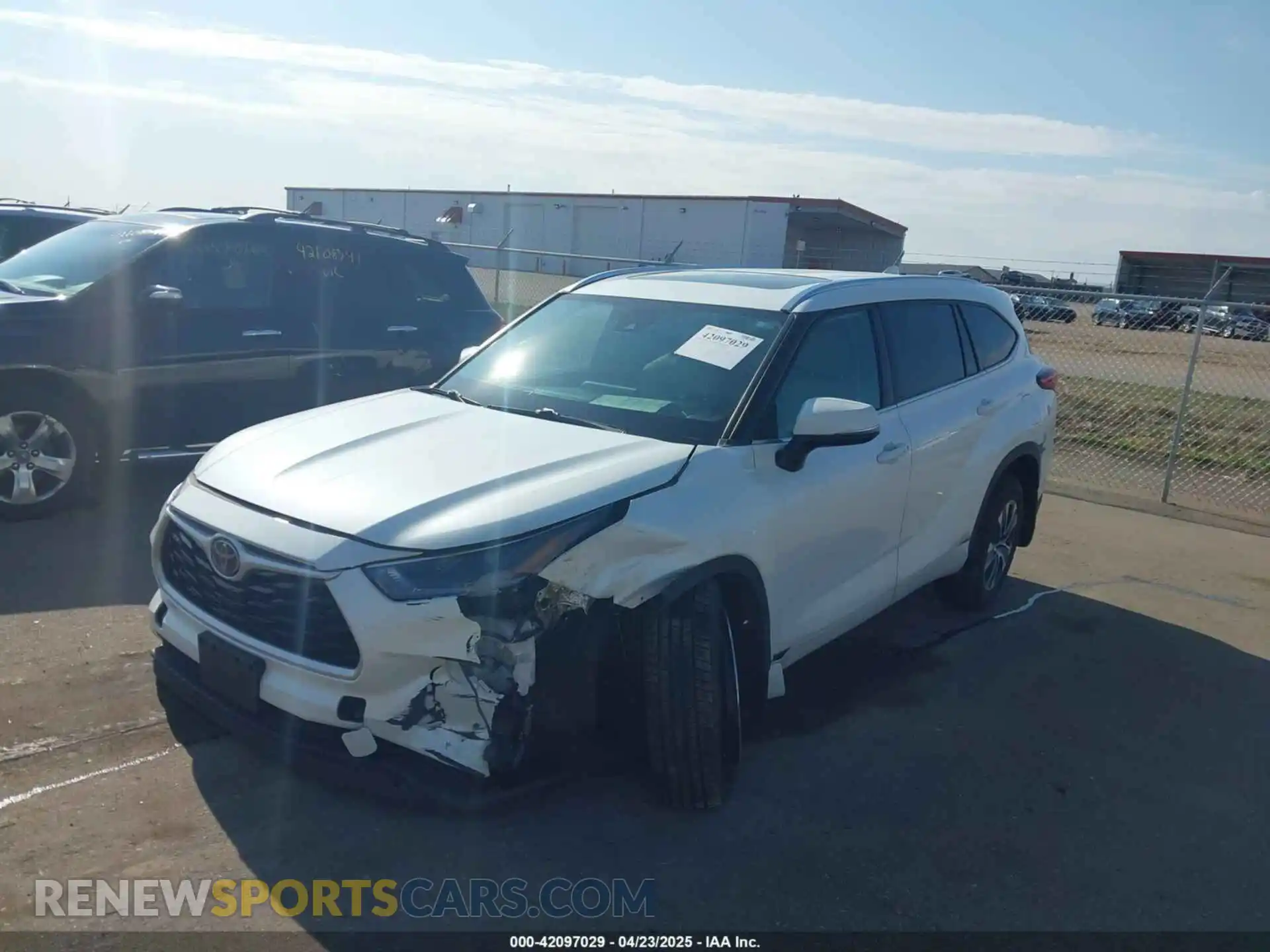 2 Photograph of a damaged car 5TDGZRBHXMS075948 TOYOTA HIGHLANDER 2021