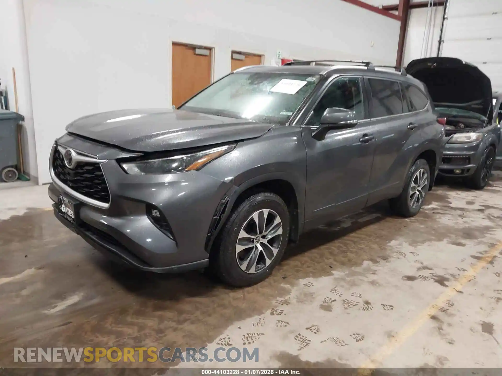 2 Photograph of a damaged car 5TDGZRBHXMS081359 TOYOTA HIGHLANDER 2021