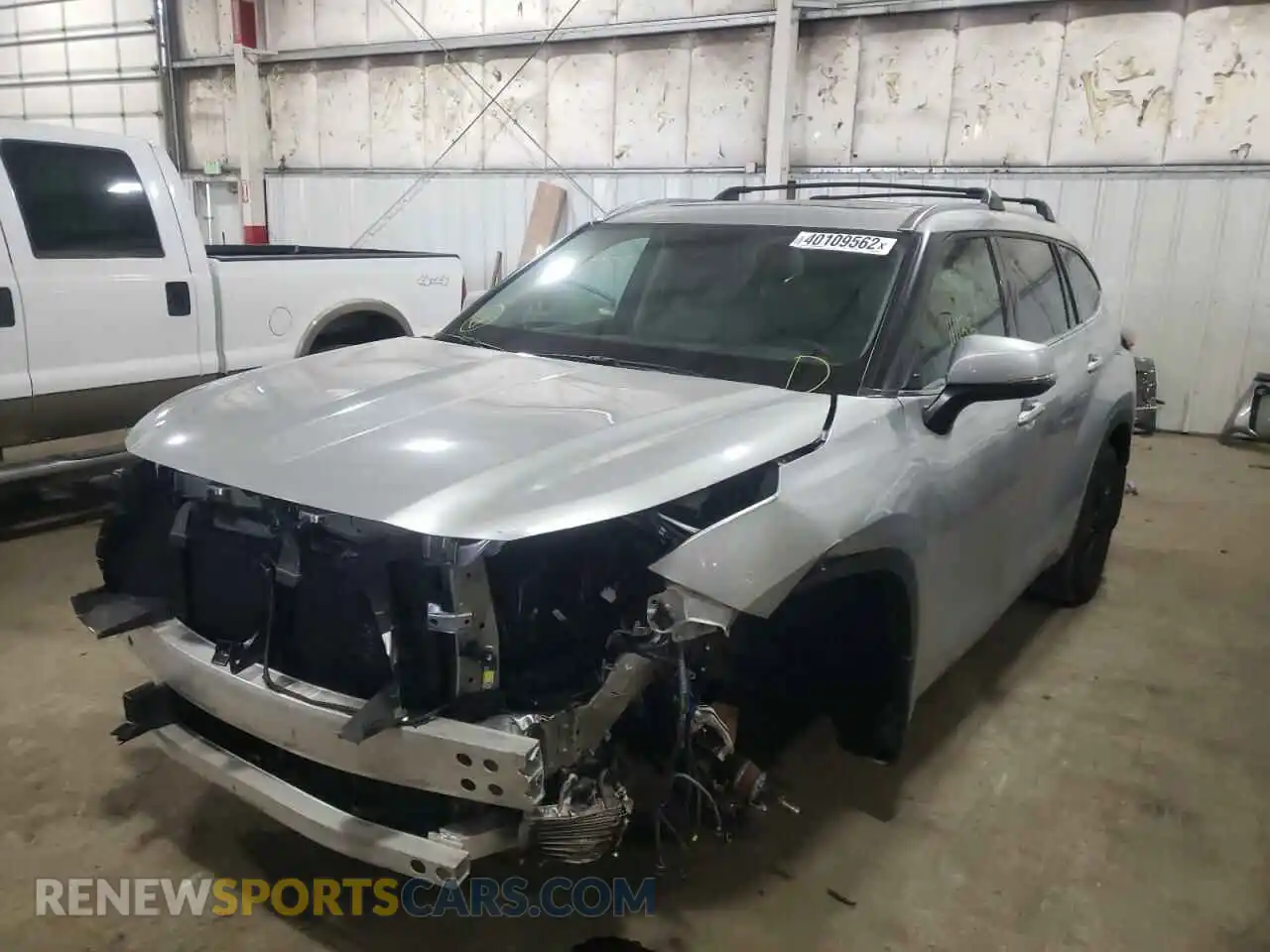 2 Photograph of a damaged car 5TDGZRBHXMS098209 TOYOTA HIGHLANDER 2021