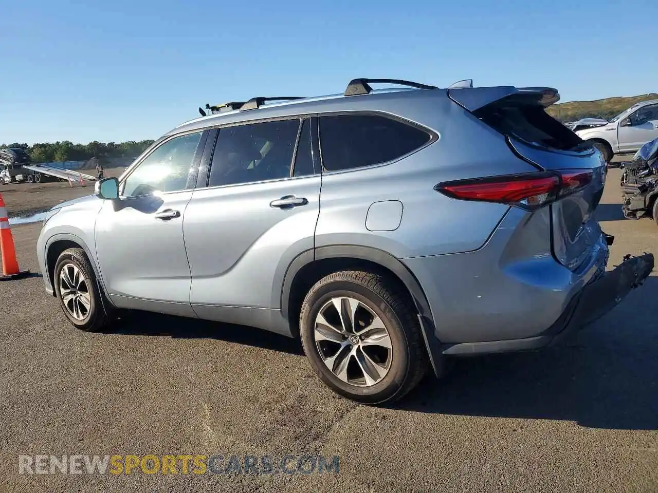 2 Photograph of a damaged car 5TDGZRBHXMS146176 TOYOTA HIGHLANDER 2021