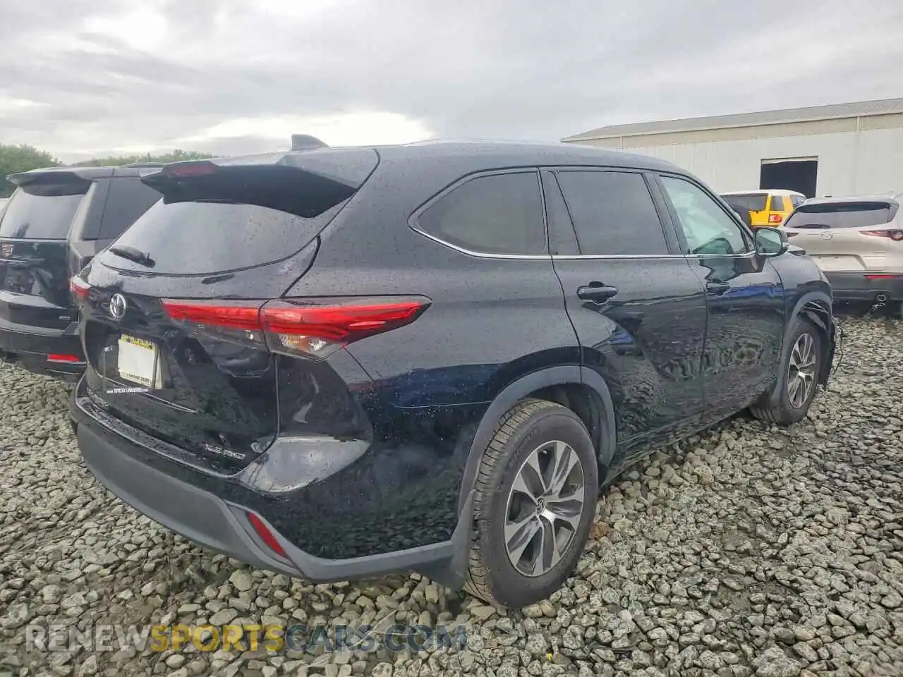 3 fotografías del automóvil dañado 5TDGZRBHXMS525579 TOYOTA HIGHLANDER 2021