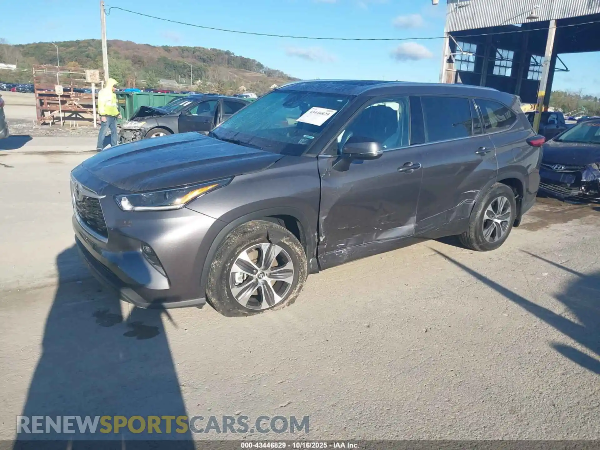 2 Photograph of a damaged car 5TDGZRBHXMS539854 TOYOTA HIGHLANDER 2021