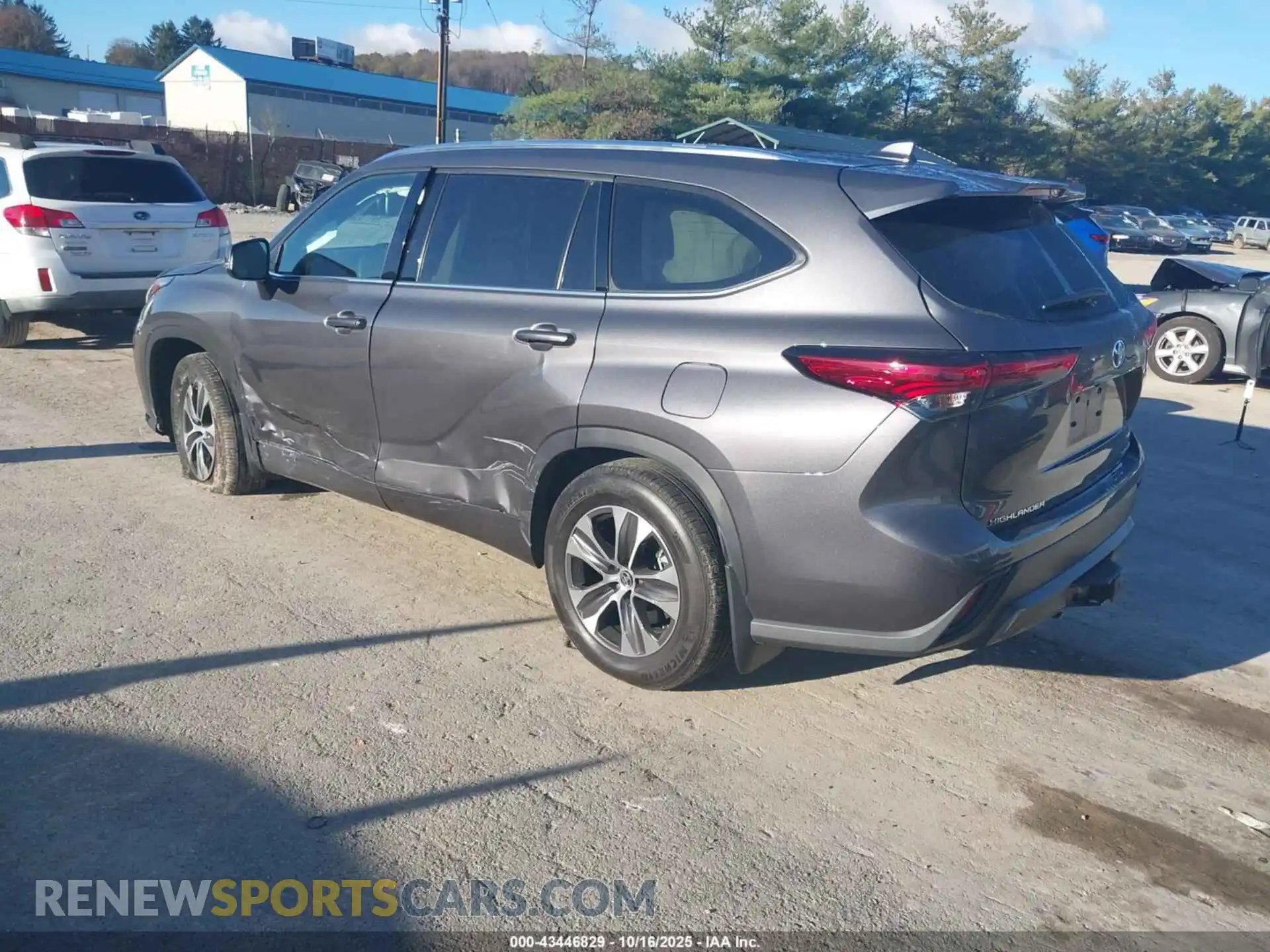 3 Photograph of a damaged car 5TDGZRBHXMS539854 TOYOTA HIGHLANDER 2021