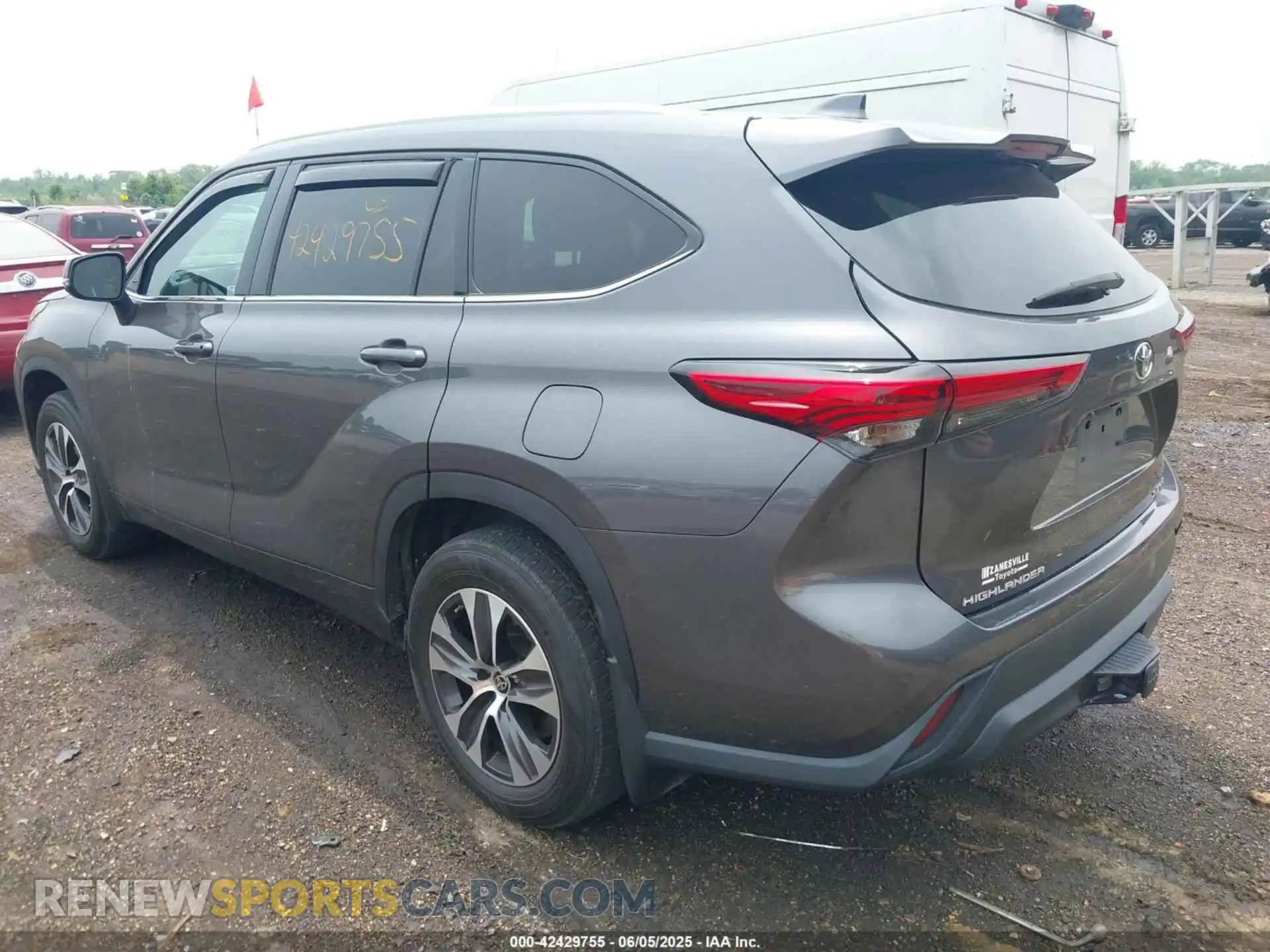 3 Photograph of a damaged car 5TDGZRBHXMS547078 TOYOTA HIGHLANDER 2021