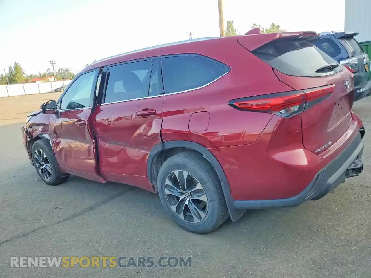2 Photograph of a damaged car 5TDGZRBHXMS547257 TOYOTA HIGHLANDER 2021