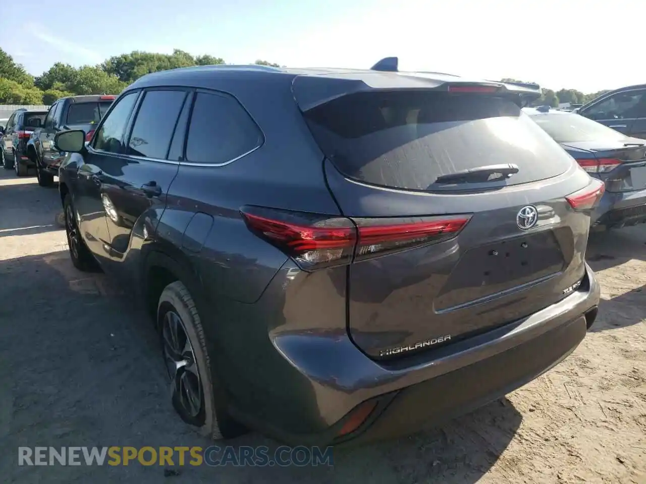 3 Photograph of a damaged car 5TDGZRBHXMS557397 TOYOTA HIGHLANDER 2021