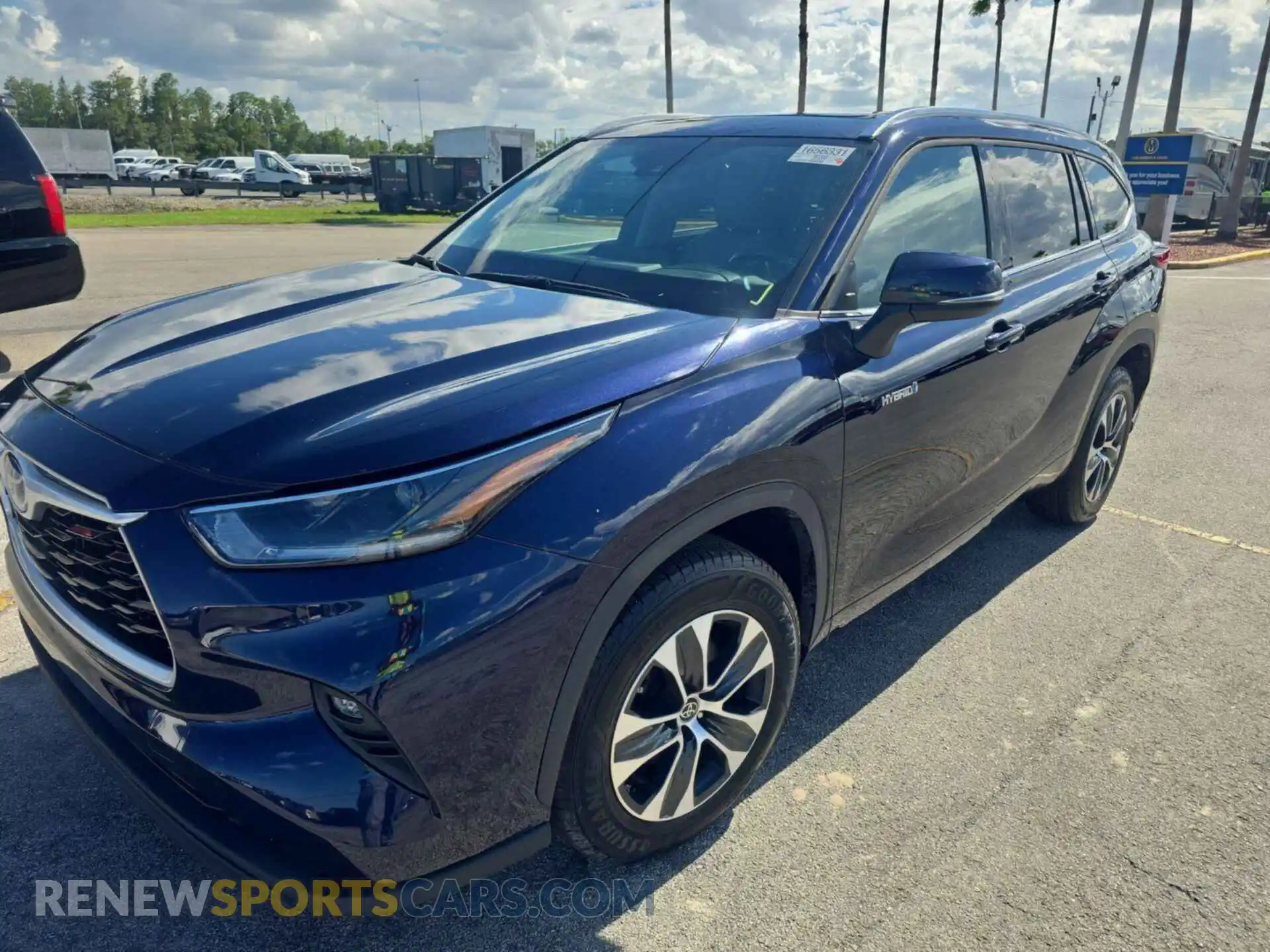 2 fotografías del automóvil dañado 5TDHARAH0MS012046 TOYOTA HIGHLANDER 2021