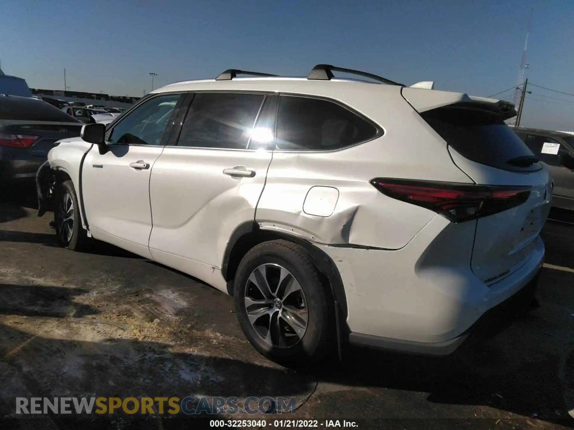 3 Photograph of a damaged car 5TDHARAH4MS508094 TOYOTA HIGHLANDER 2021