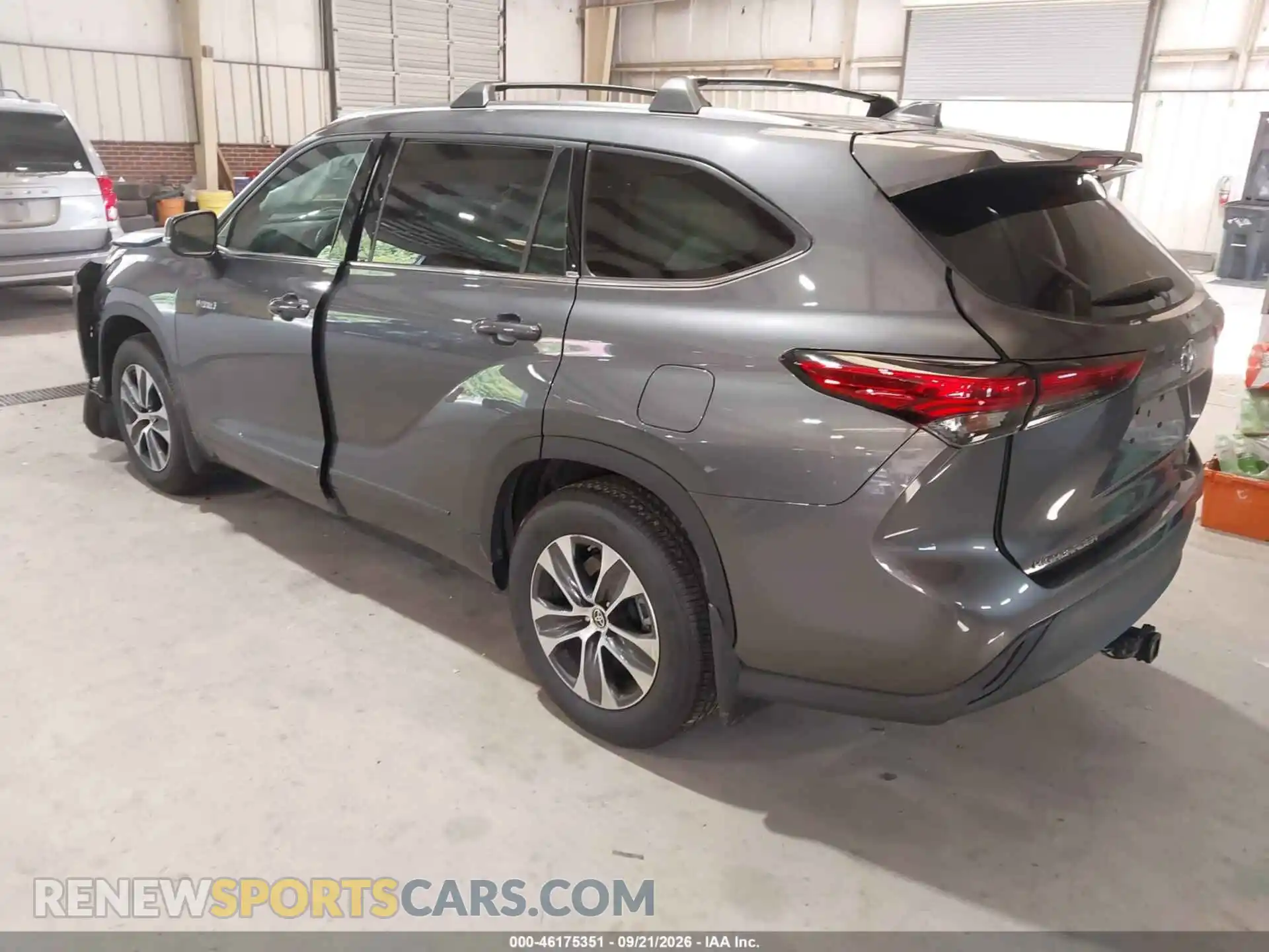 3 Фотография поврежденного автомобиля 5TDHARAH6MS011225 TOYOTA HIGHLANDER 2021