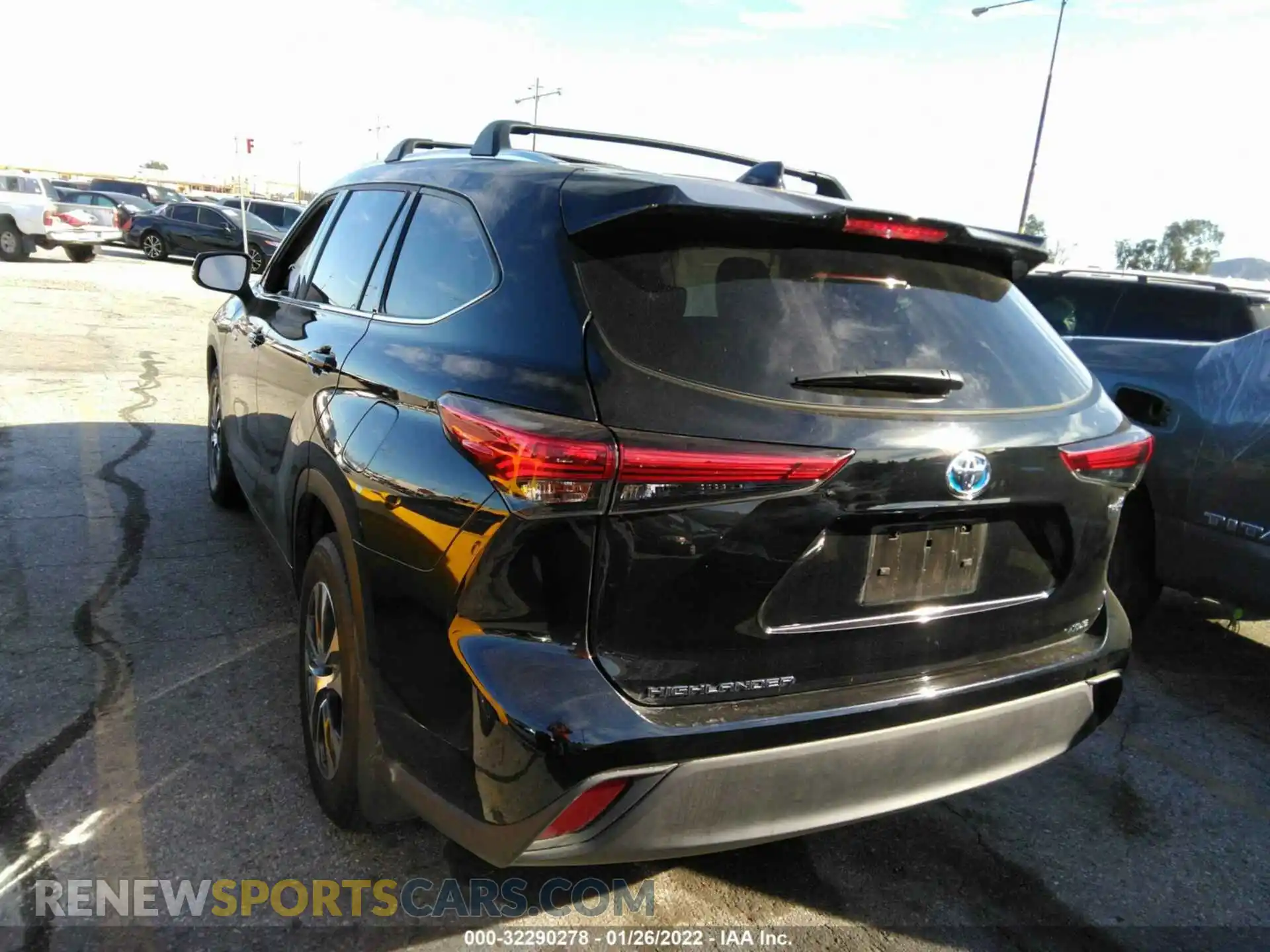 3 Photograph of a damaged car 5TDHARAHXMS007971 TOYOTA HIGHLANDER 2021
