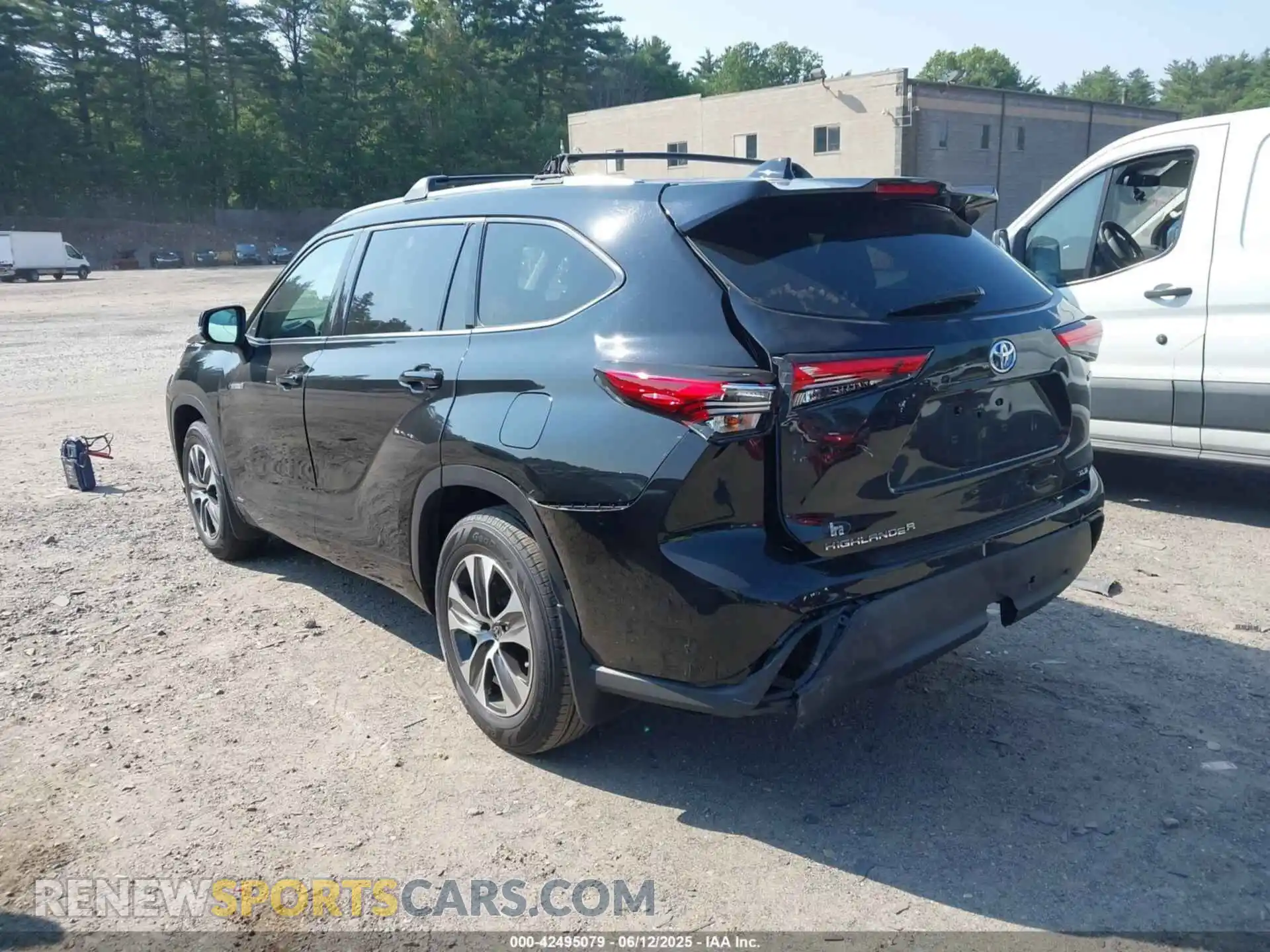 3 Photograph of a damaged car 5TDHBRCH3MS524975 TOYOTA HIGHLANDER 2021