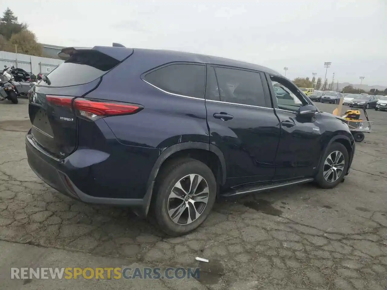 3 Photograph of a damaged car 5TDHBRCH3MS535877 TOYOTA HIGHLANDER 2021