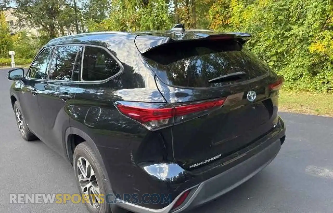 3 Photograph of a damaged car 5TDHBRCH4MS067433 TOYOTA HIGHLANDER 2021