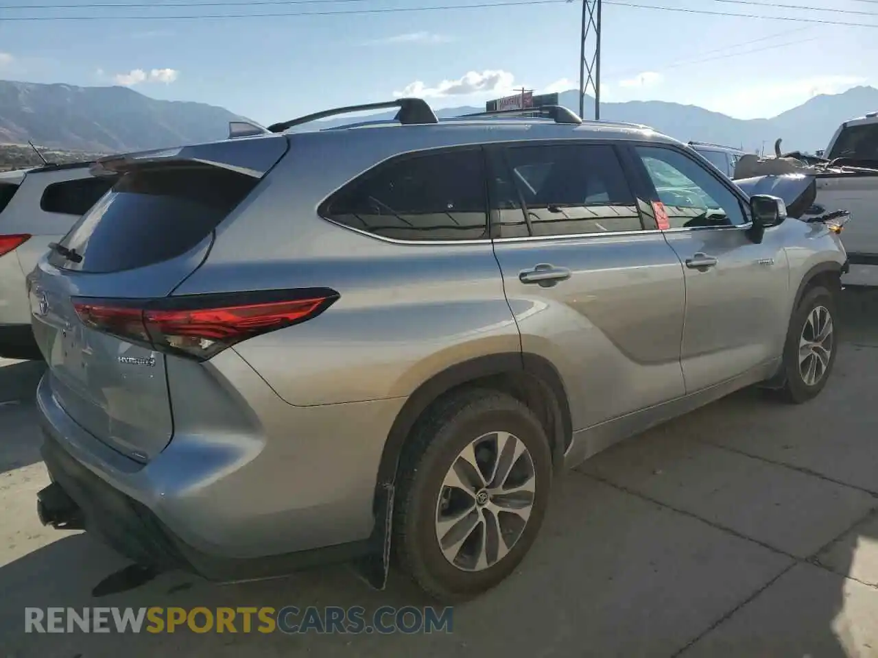 3 Photograph of a damaged car 5TDHBRCH7MS516099 TOYOTA HIGHLANDER 2021