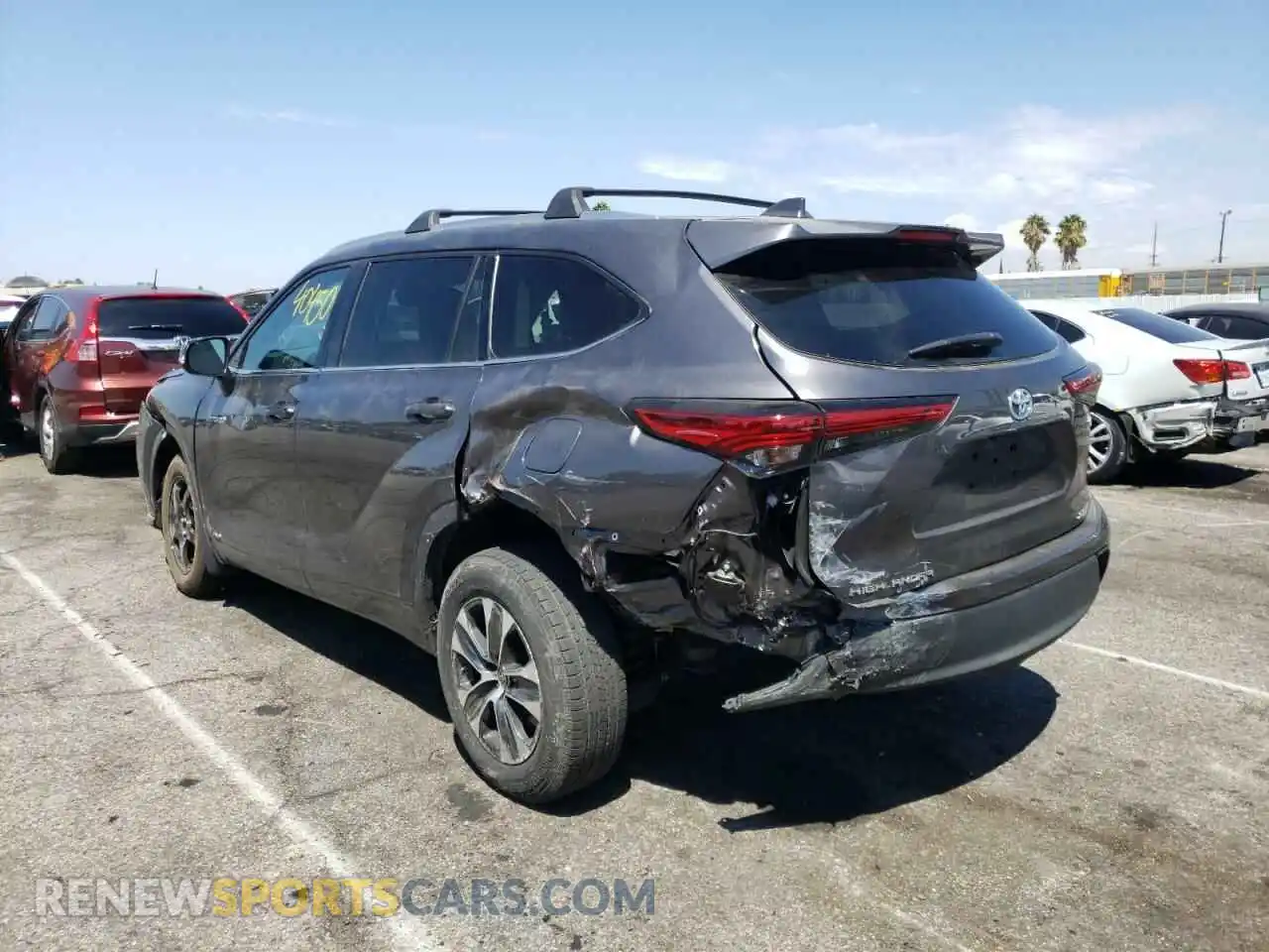 3 Photograph of a damaged car 5TDHBRCH7MS526700 TOYOTA HIGHLANDER 2021