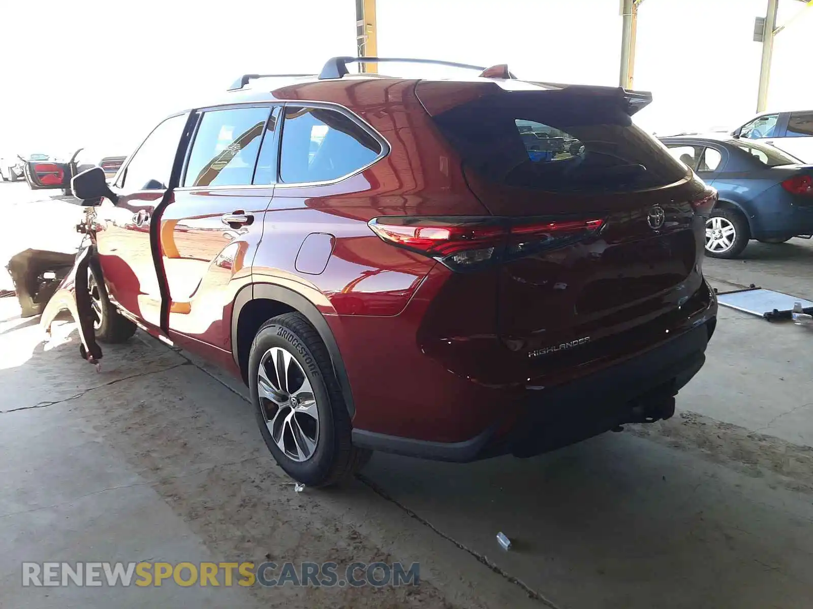3 Photograph of a damaged car 5TDHZRAH1MS044755 TOYOTA HIGHLANDER 2021